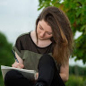 Meet your Posher, Cassandra